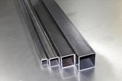 25 x 25 x 1,5 di 1000 - 2000 mm Tubo quadrato Tubo profilato in acciaio