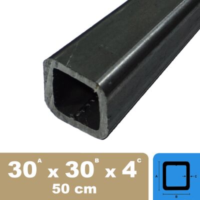 30 x 30 x 4 Tubo quadrato in acciaio di lunghezza 500 mm