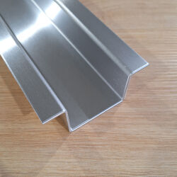 Aluminium Hut-Profil nach Maß aus Blech gebogen