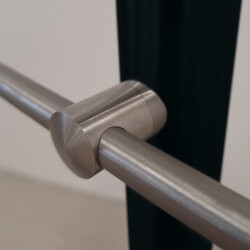 RG01 - Carril de acero inoxidable con dos esquinas, 3 varillas de llenado y postes en negro